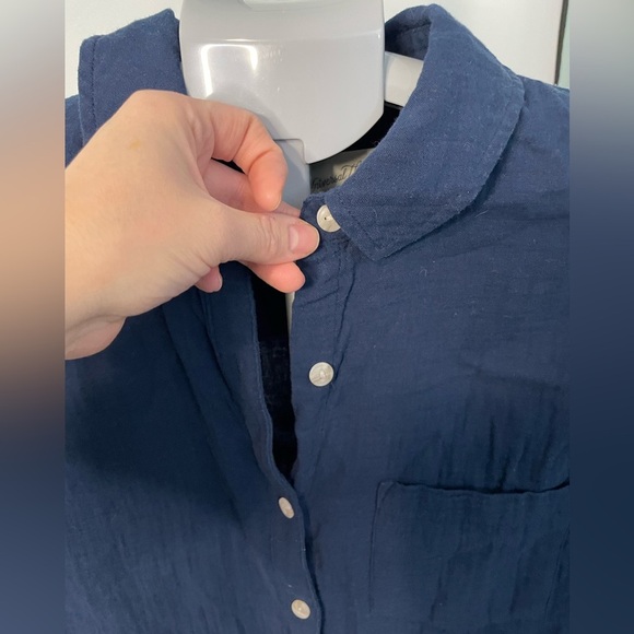 Universal Thread Womens Blue Long Sleeve Button Down‎ Shirt Size small - Picture 2 of 10